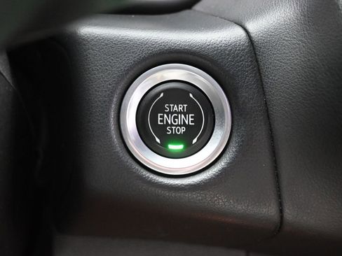 Used 2021 Chevrolet Suburban LT image 32