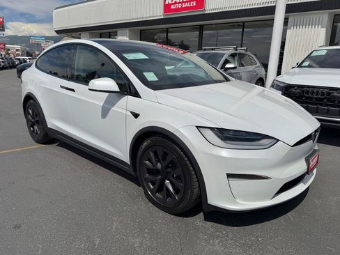 Used 2023 Tesla Model X AWD/4WD image 2