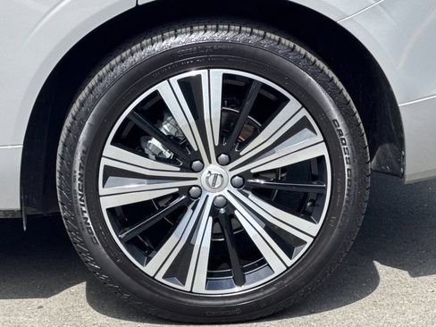 Certified 2023 Volvo XC60 B5 Plus w/ Climate Package AWD/4WD image 12