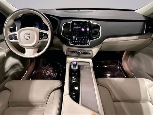 Certified 2024 Volvo XC90 T8 Ultimate w/ Protection Package Premier AWD/4WD image 19