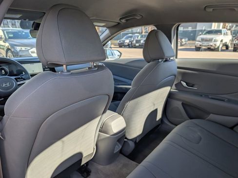 Used 2024 Hyundai Elantra SEL image 13