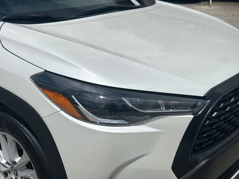 Used 2024 Toyota Corolla Cross LE w/ Moonroof Package FWD image 32