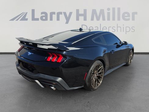 Used 2024 Ford Mustang Coupe RWD image 5