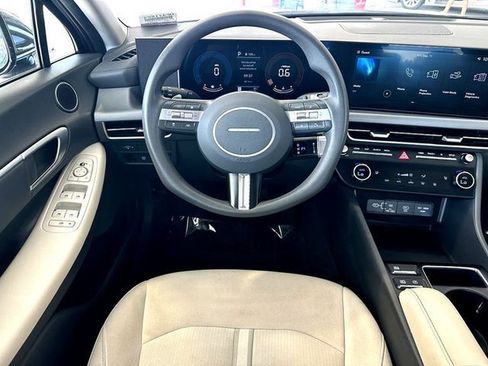 Used 2025 Hyundai Sonata SEL FWD image 21