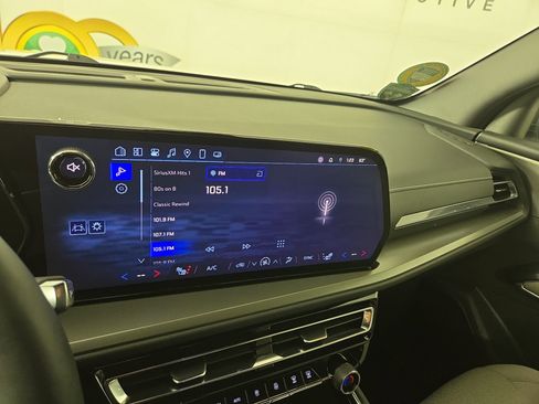 Certified 2025 Chevrolet Traverse LT w/ Driver Confidence Package image 20