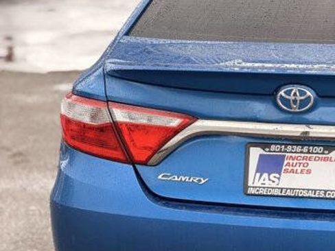 Used 2017 Toyota Camry SE image 6
