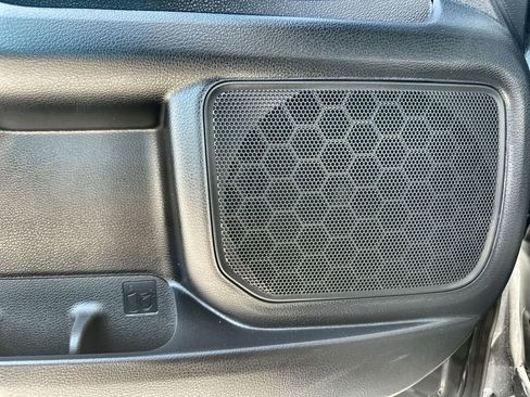 Used 2025 Toyota Sienna XLE image 25