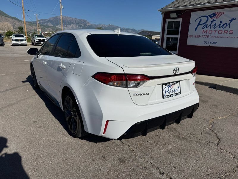 Used 2023 Toyota Corolla SE FWD image 4