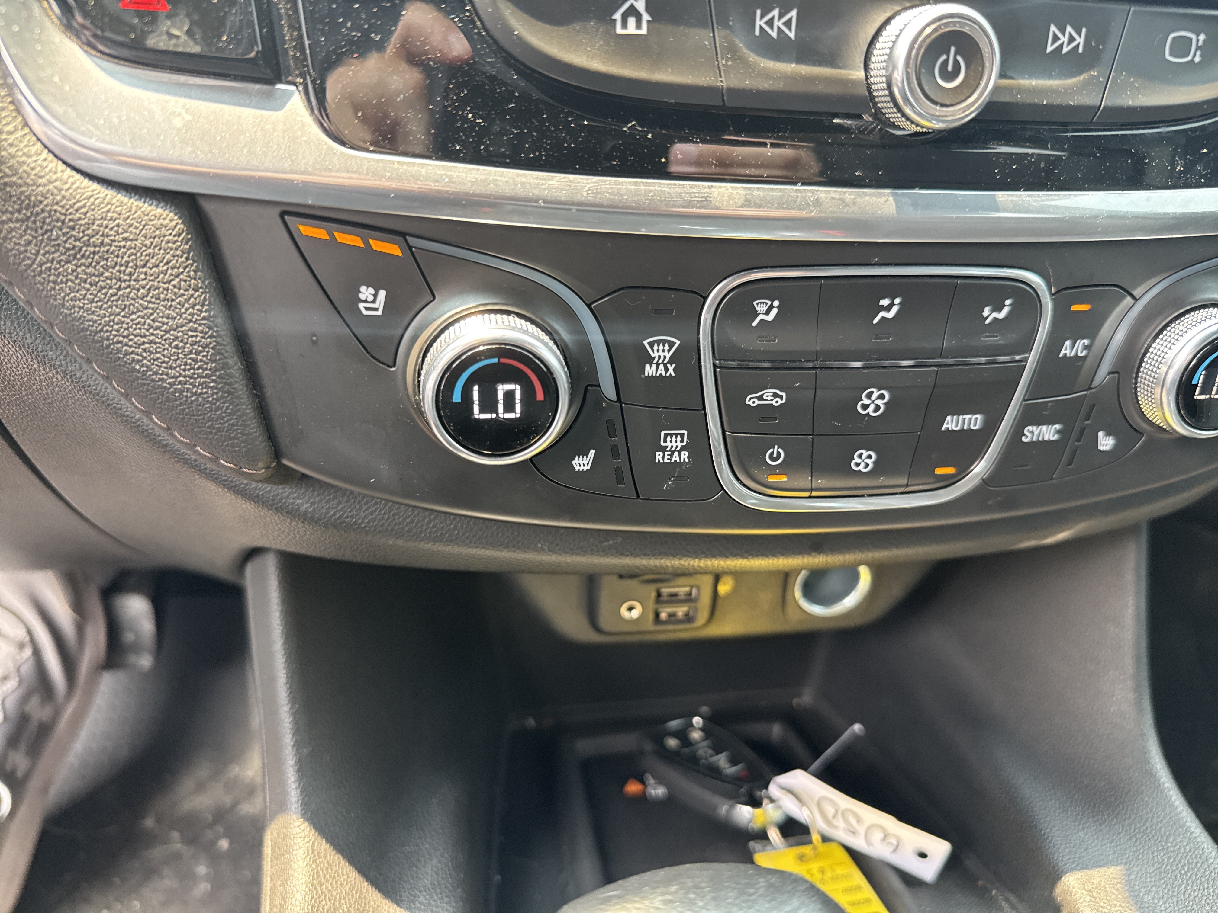 Used 2022 Chevrolet Traverse High Country w/ LPO, Floor Liner Package AWD/4WD image 28