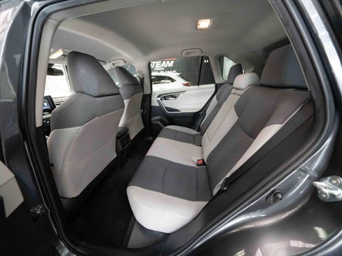 Used 2021 Toyota RAV4 XLE FWD image 21