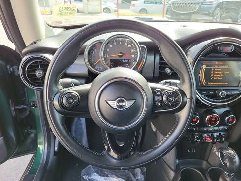 Used 2018 MINI Cooper 2-Door Hardtop FWD image 16