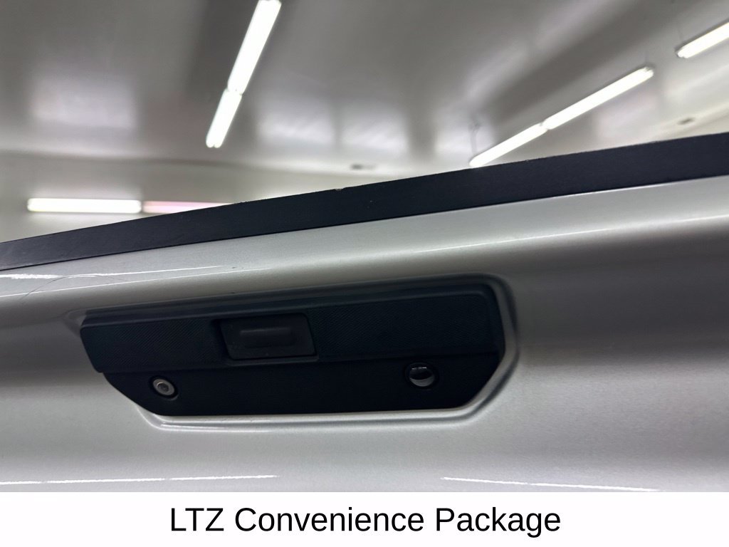 Used 2019 Chevrolet Silverado 1500 LTZ w/ LTZ Premium Package AWD/4WD image 17
