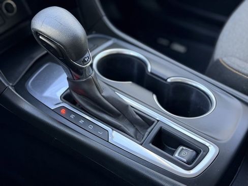 Used 2022 Chevrolet Equinox LT image 17