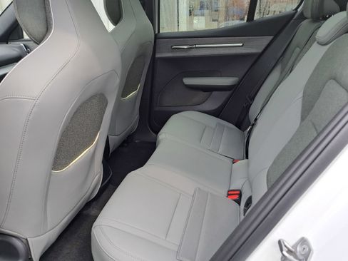 New 2026 Volvo EX30 Plus w/ Climate Package image 7