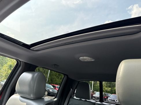 Used 2012 Ford F150 Platinum AWD/4WD image 25
