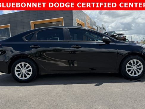 Used 2024 Kia Forte LX FWD image 4