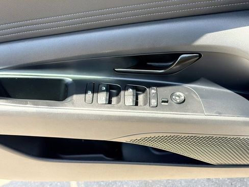Certified 2025 Hyundai Elantra Sport FWD image 17