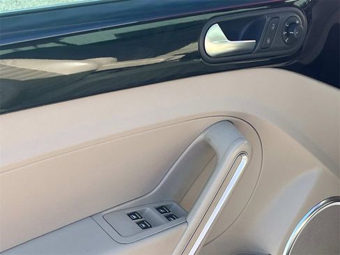 Used 2013 Volkswagen Beetle 2.0T image 12