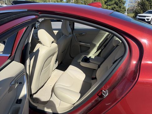 Used 2015 Volvo S60 T5 Platinum image 23