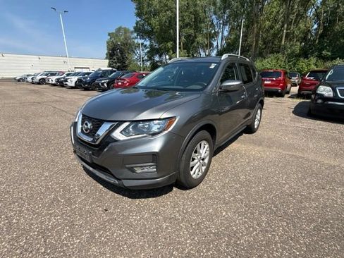 Used 2017 Nissan Rogue SV AWD/4WD image 4