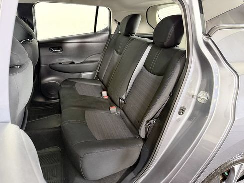 Used 2019 Nissan Leaf SV w/ SV Technology Package FWD image 38
