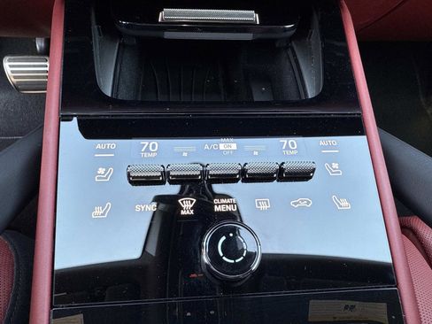 Used 2024 Porsche Cayenne S image 32