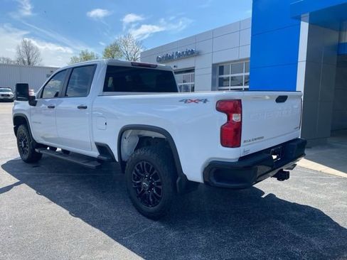 Used 2023 Chevrolet Silverado 2500 Custom w/ Custom Value Package image 3