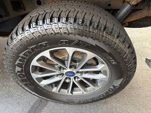 Used 2018 Ford F150 XLT w/ Equipment Group 302A Luxury AWD/4WD image 12