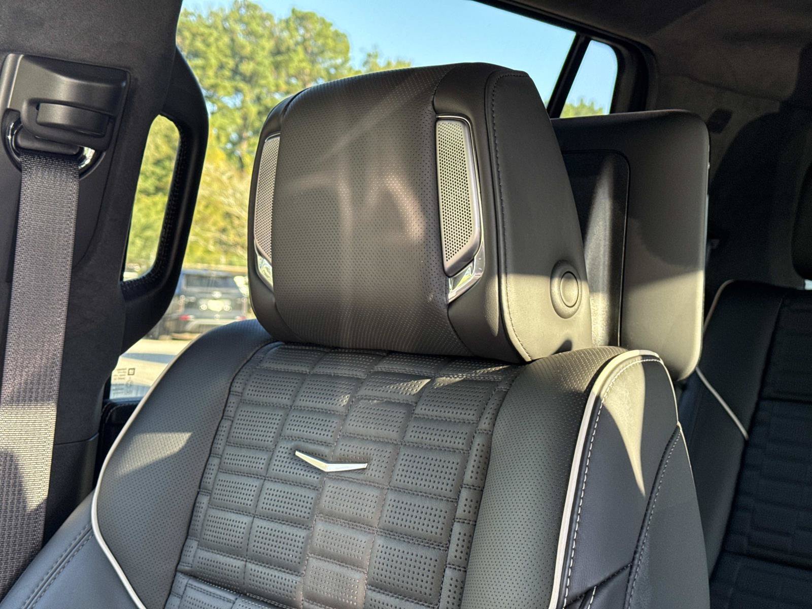 Used 2025 Cadillac Escalade Sport Platinum AWD/4WD image 23