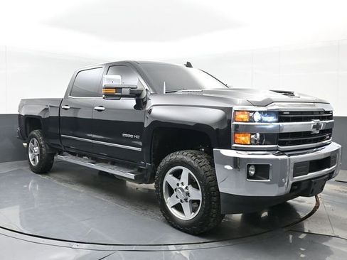Used 2019 Chevrolet Silverado 2500 LTZ w/ Duramax Plus Package AWD/4WD image 2