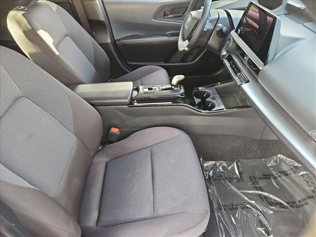 Used 2025 Toyota Prius LE FWD image 26