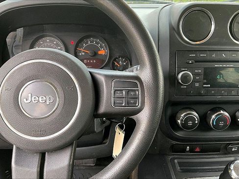 Used 2016 Jeep Patriot Sport w/ Power Value Group AWD/4WD image 12
