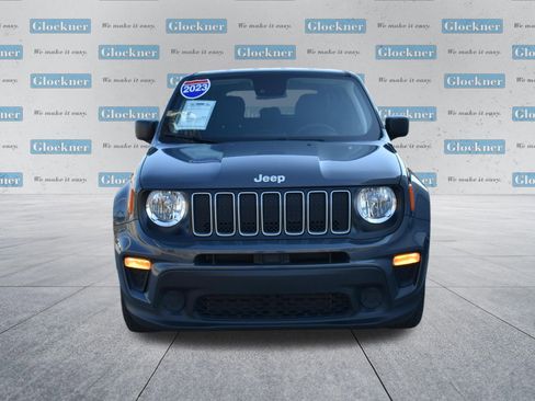 Used 2023 Jeep Renegade Latitude AWD/4WD image 2