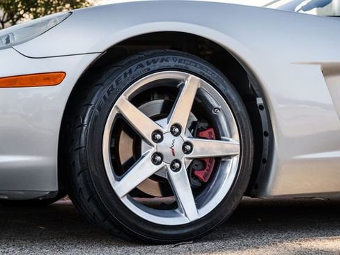 Used 2006 Chevrolet Corvette Convertible w/ Preferred Equipment Group image 54