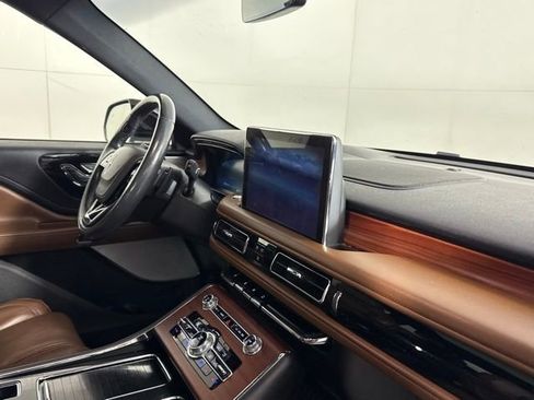 Used 2022 Lincoln Aviator Reserve w/ Equipment Group 201A image 33
