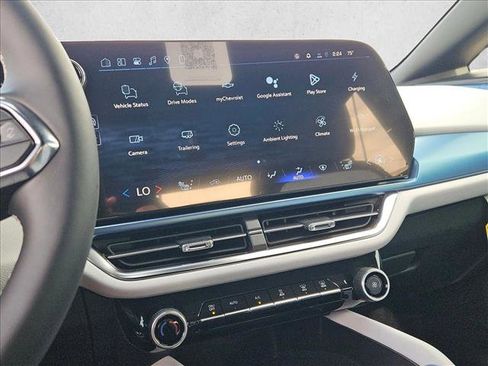 New 2026 Chevrolet Equinox EV LT image 12