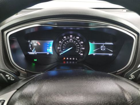 Used 2020 Ford Fusion SE FWD image 10