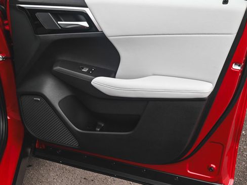 New 2025 Mitsubishi Outlander SE image 11