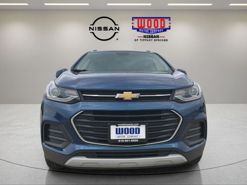 Used 2020 Chevrolet Trax LT w/ LT Convenience Package AWD/4WD image 6