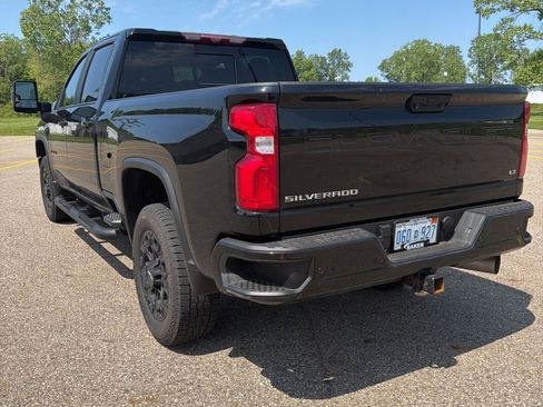 Used 2022 Chevrolet Silverado 2500 LTZ w/ LTZ Plus Package AWD/4WD image 7