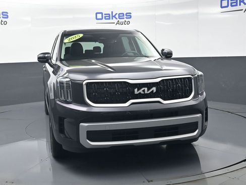 New 2025 Kia Telluride LX FWD image 3
