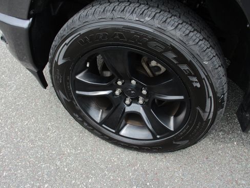 Used 2022 RAM 1500 Big Horn AWD/4WD image 9