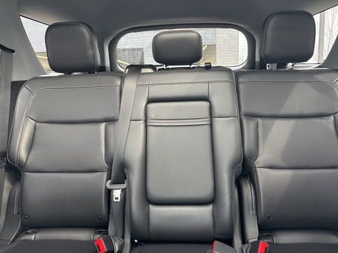 Used 2021 Ford Explorer XLT w/ Equipment Group 202A image 40