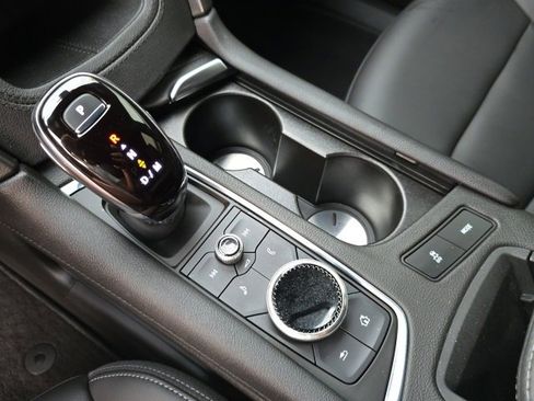 Used 2023 Cadillac XT6 Luxury image 28