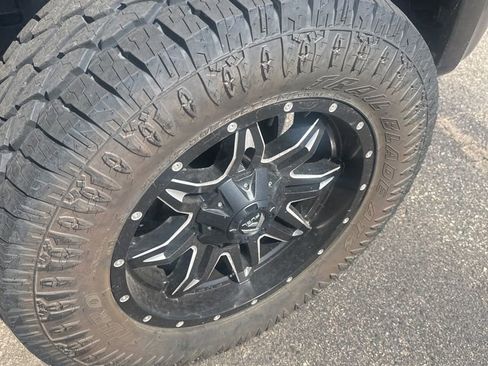 Used 2018 Toyota Tundra Platinum AWD/4WD image 10