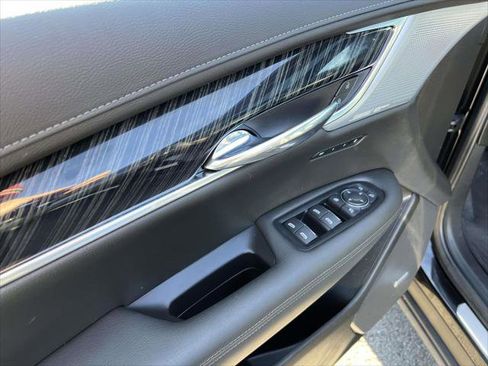 Used 2024 Cadillac XT6 Premium Luxury image 16