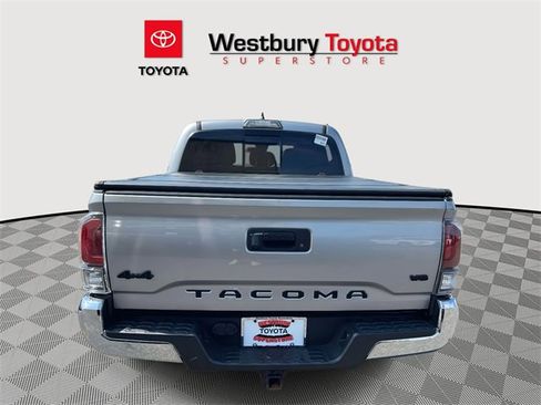 Used 2018 Toyota Tacoma SR5 image 5