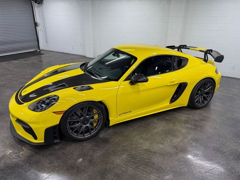 Used 2024 Porsche 718 Cayman GT4 RS RWD image 2