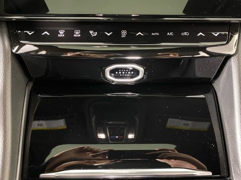 New 2026 Jeep Grand Cherokee Altitude AWD/4WD image 9