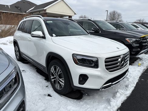 New 2026 Mercedes-Benz GLB 250 4MATIC image 2